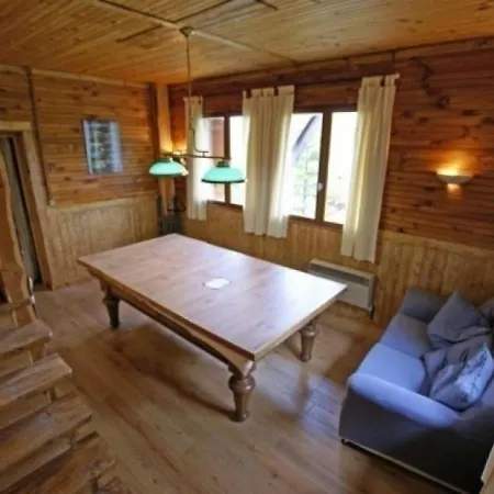 Chalet Chalet Enchastrayes, 5 Pieces, 10 Personnes - Fr-1-165-73 *