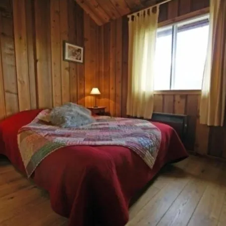 Chalet Chalet Enchastrayes, 5 Pieces, 10 Personnes - Fr-1-165-73
